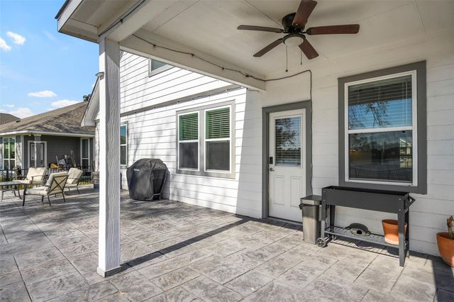 427 Shoreview Drive, Conroe, TX 77303