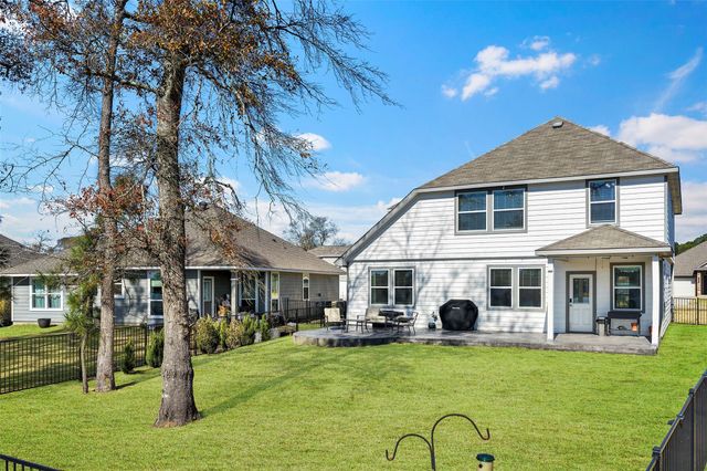 427 Shoreview Drive, Conroe, TX 77303