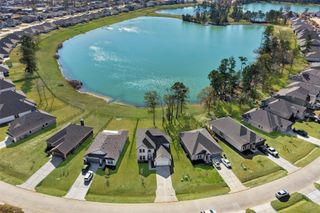 427 Shoreview Drive, Conroe, TX 77303