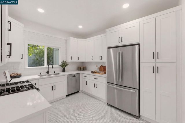 3214 California St, Berkeley, CA 94703