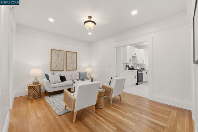 3214 California St, Berkeley, CA 94703