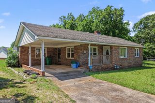 422 Bartson Street, Lavonia, GA 30553