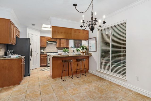 15 Dusky Meadow Place, The Woodlands, TX 77381