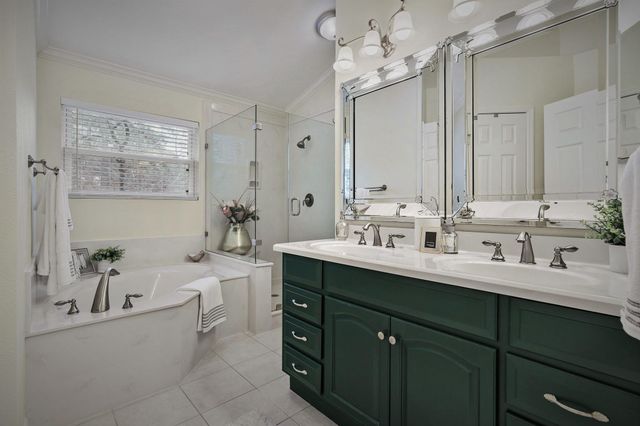 15 Dusky Meadow Place, The Woodlands, TX 77381