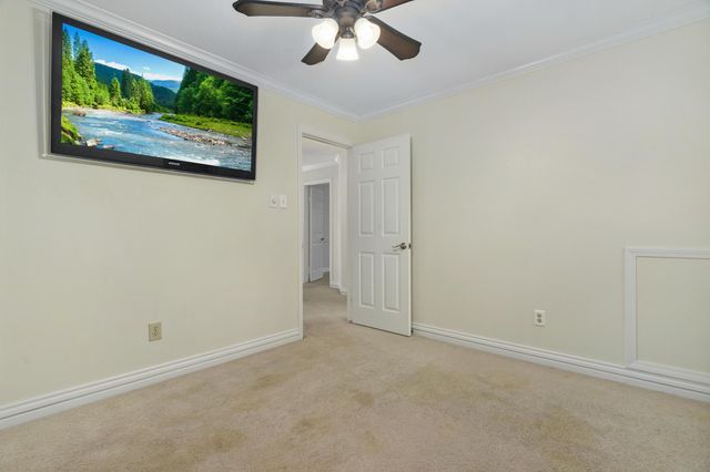 15 Dusky Meadow Place, The Woodlands, TX 77381