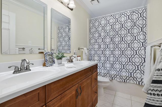 15 Dusky Meadow Place, The Woodlands, TX 77381