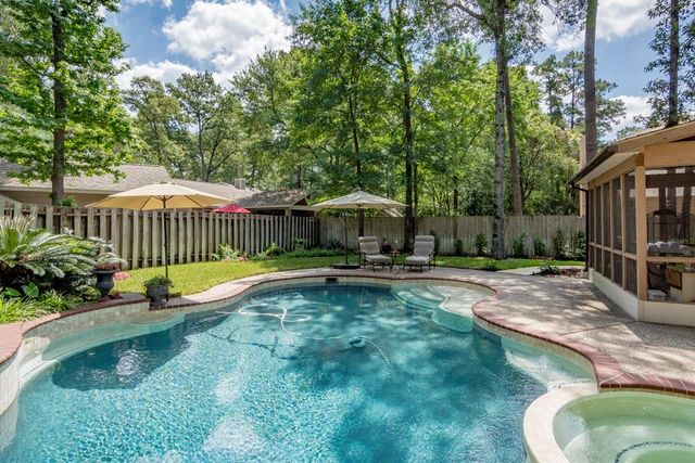 15 Dusky Meadow Place, The Woodlands, TX 77381