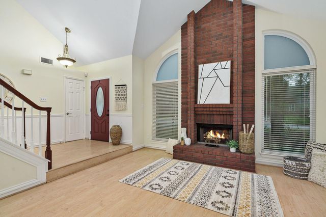 15 Dusky Meadow Place, The Woodlands, TX 77381