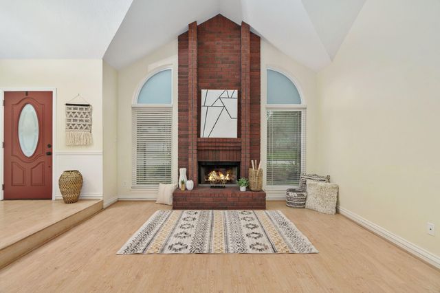 15 Dusky Meadow Place, The Woodlands, TX 77381