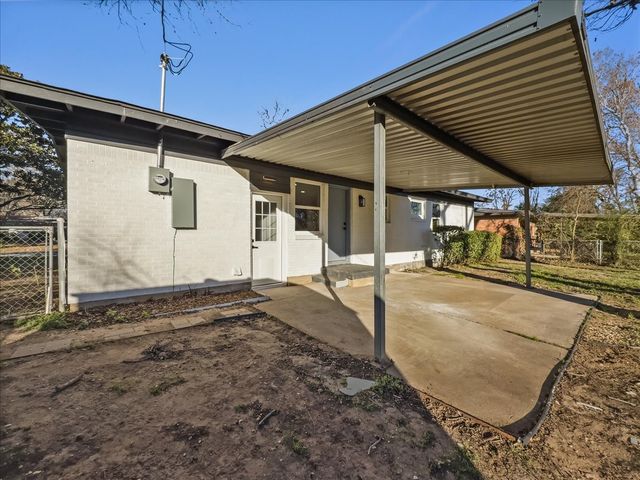 1404 Marshalldale Drive, Arlington, TX 76013