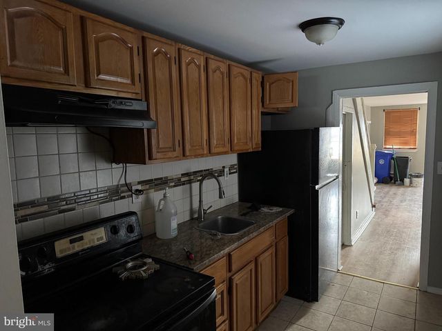 237 MAPLE ST, Reading, PA 19602