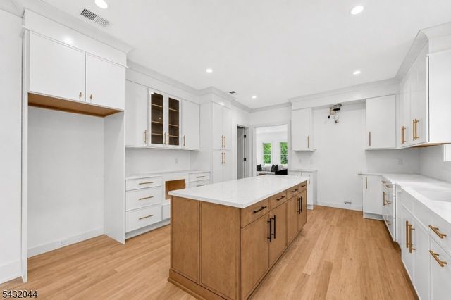 301 Edgar Ave, Cranford Twp., NJ 07016