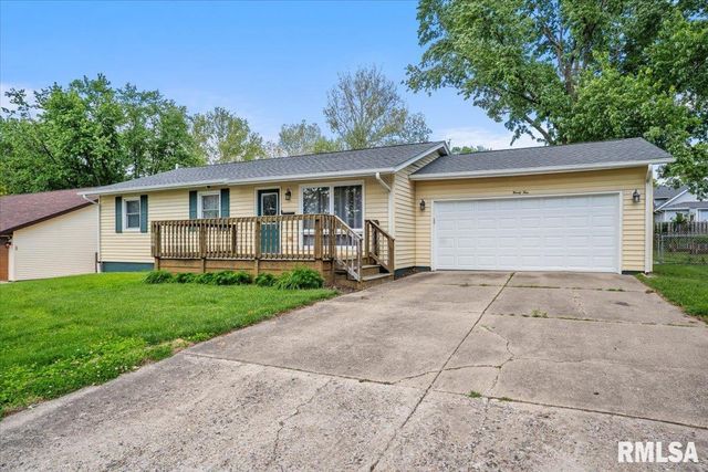 94 DOWNING Drive, Chatham, IL 62629