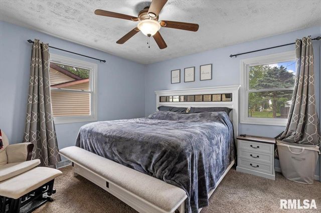 94 DOWNING Drive, Chatham, IL 62629