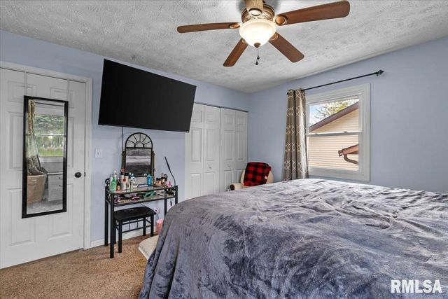 94 DOWNING Drive, Chatham, IL 62629