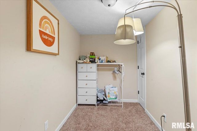 94 DOWNING Drive, Chatham, IL 62629