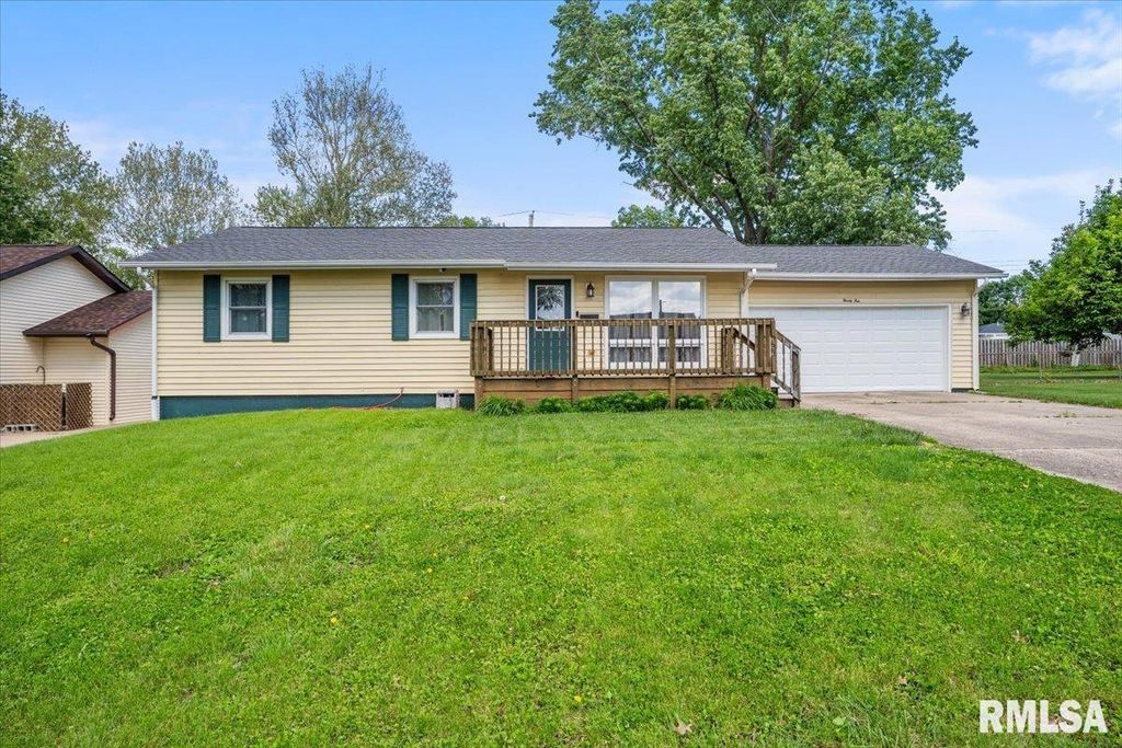 94 DOWNING Drive, Chatham, IL 62629