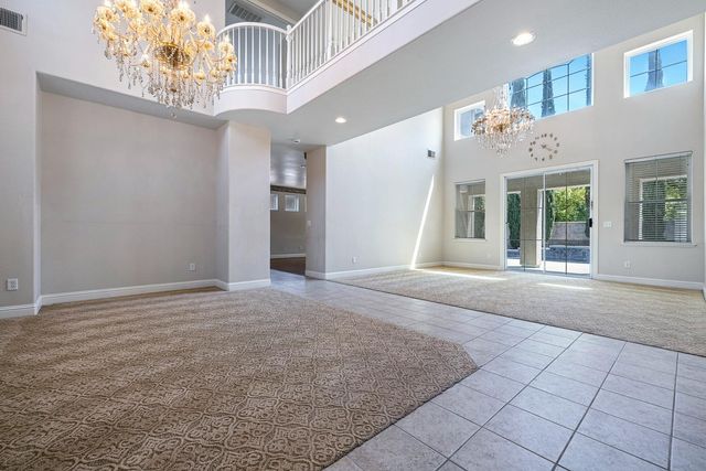 8420 N Ann Avenue, Fresno, CA 93720