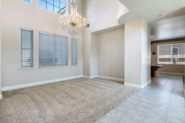 8420 N Ann Avenue, Fresno, CA 93720