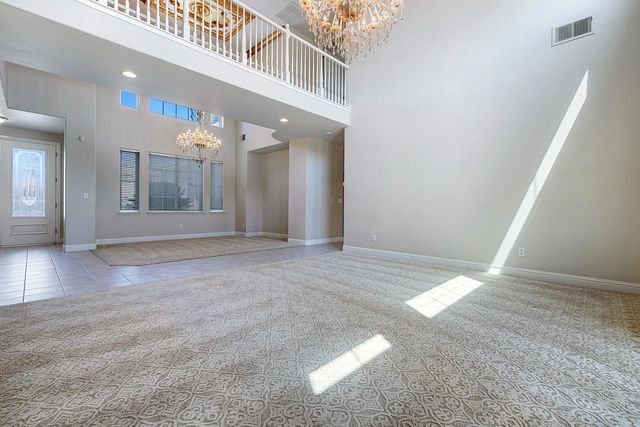 8420 N Ann Avenue, Fresno, CA 93720