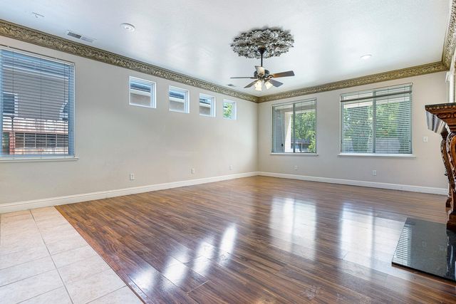 8420 N Ann Avenue, Fresno, CA 93720