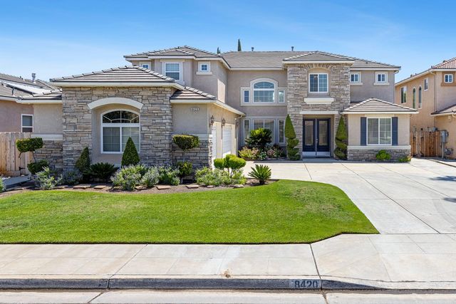 8420 N Ann Avenue, Fresno, CA 93720