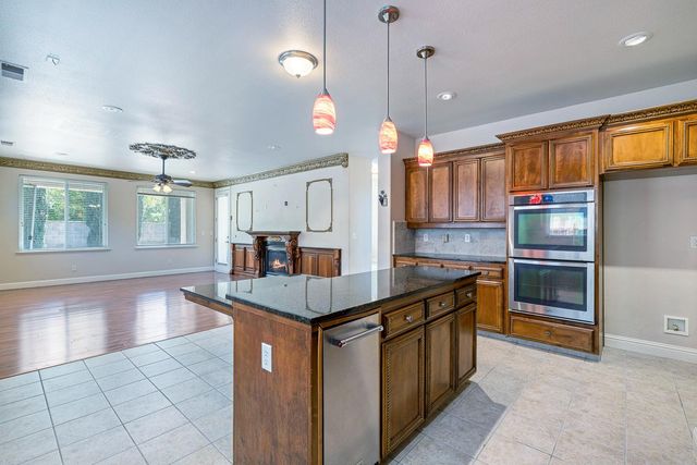 8420 N Ann Avenue, Fresno, CA 93720