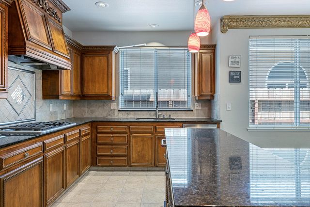 8420 N Ann Avenue, Fresno, CA 93720