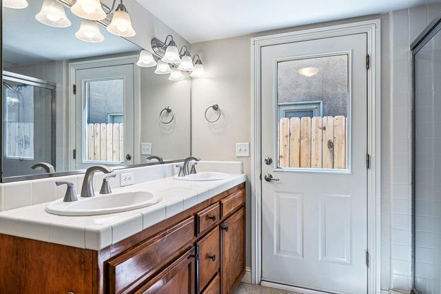 8420 N Ann Avenue, Fresno, CA 93720