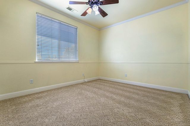 8420 N Ann Avenue, Fresno, CA 93720