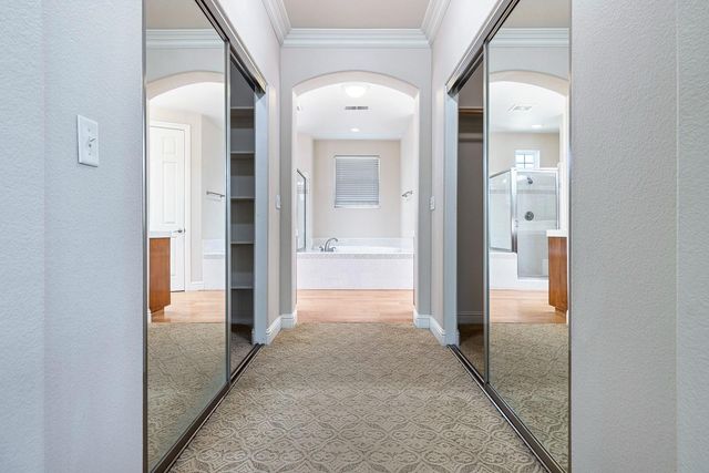 8420 N Ann Avenue, Fresno, CA 93720