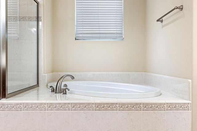 8420 N Ann Avenue, Fresno, CA 93720