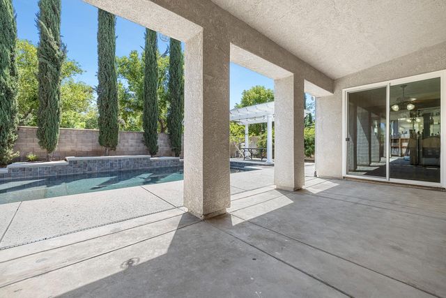 8420 N Ann Avenue, Fresno, CA 93720