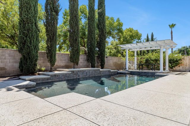 8420 N Ann Avenue, Fresno, CA 93720