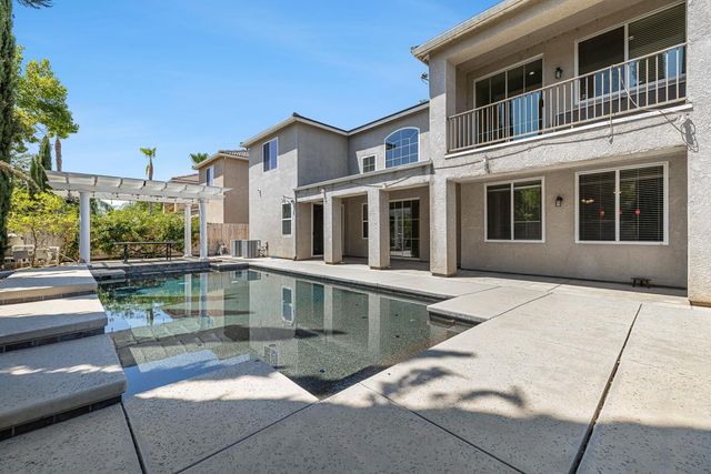 8420 N Ann Avenue, Fresno, CA 93720