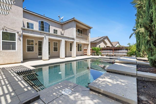 8420 N Ann Avenue, Fresno, CA 93720