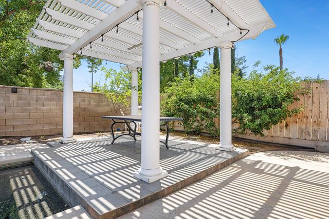 8420 N Ann Avenue, Fresno, CA 93720