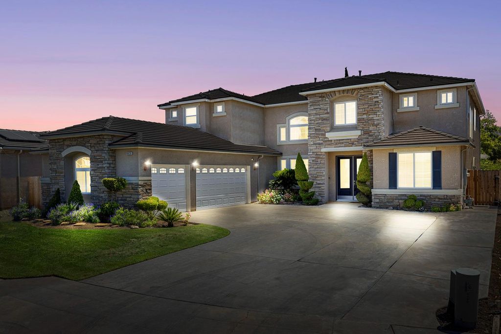 8420 N Ann Avenue, Fresno, CA 93720