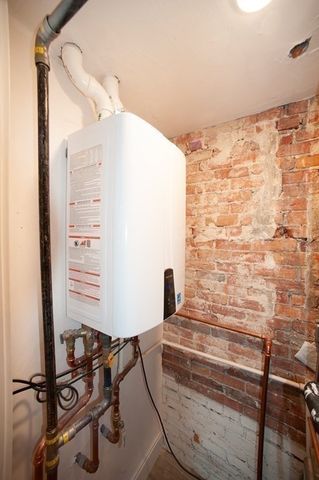 108 Harrison St, Haverhill, MA 01830