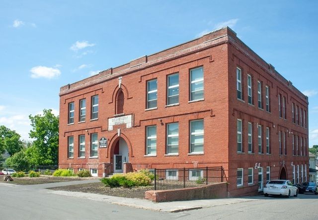 108 Harrison St, Haverhill, MA 01830