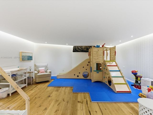 600 Grapetree Drive 10BN, Key Biscayne, FL 33149