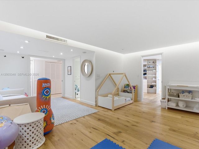 600 Grapetree Drive 10BN, Key Biscayne, FL 33149