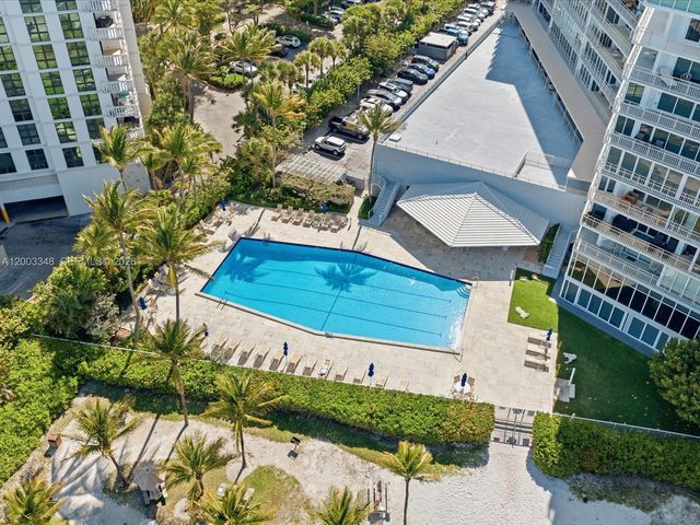 600 Grapetree Drive 10BN, Key Biscayne, FL 33149