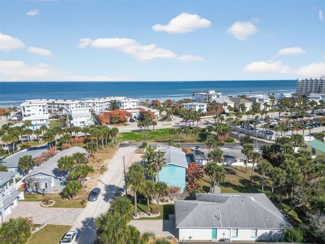 923 LOCUST STREET, New Smyrna Beach, FL 32169