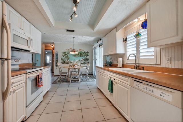 923 LOCUST STREET, New Smyrna Beach, FL 32169