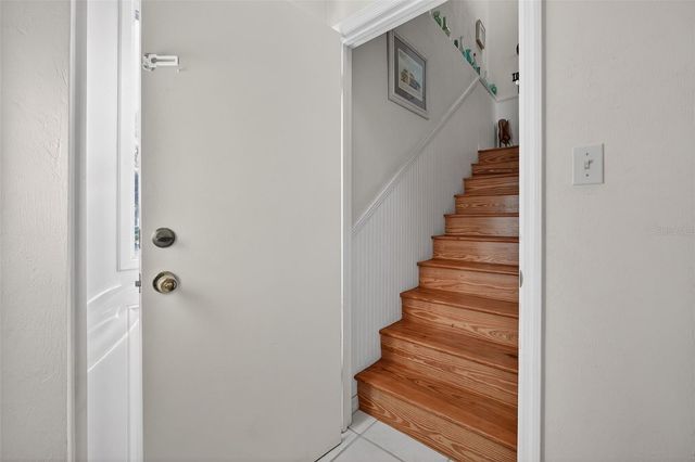 923 LOCUST STREET, New Smyrna Beach, FL 32169