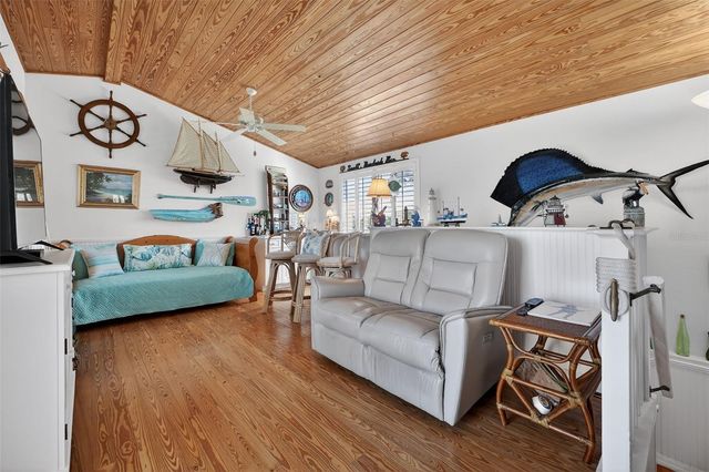 923 LOCUST STREET, New Smyrna Beach, FL 32169