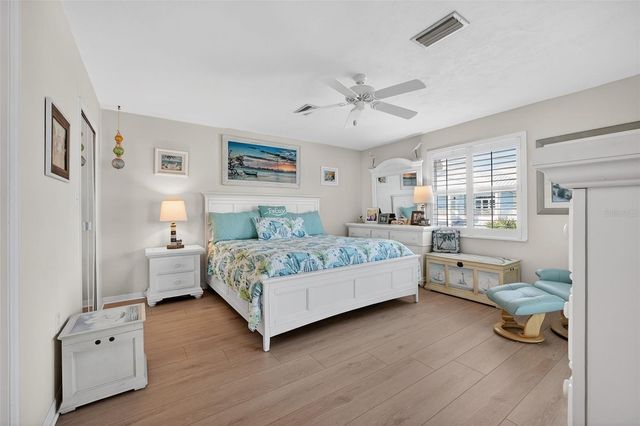 923 LOCUST STREET, New Smyrna Beach, FL 32169