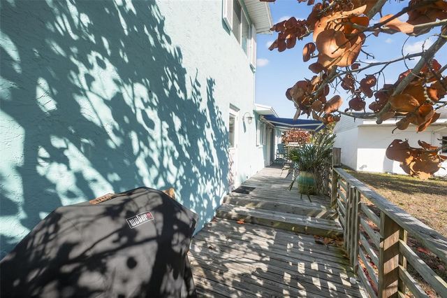 923 LOCUST STREET, New Smyrna Beach, FL 32169