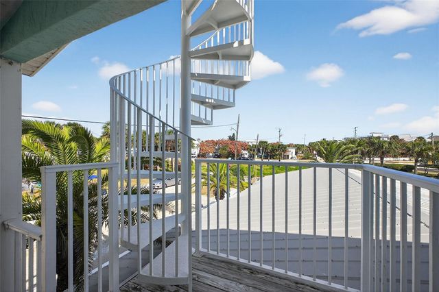 923 LOCUST STREET, New Smyrna Beach, FL 32169